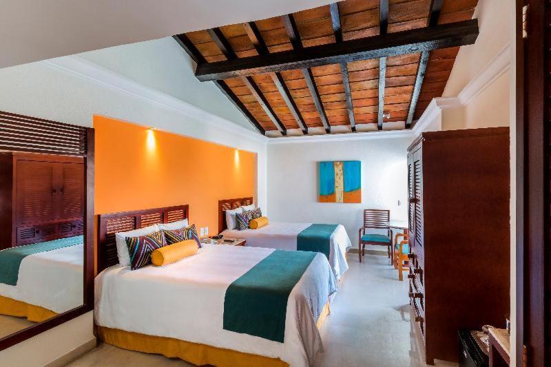 Buenaventura Grand Hotel & Great Moments Пуэрто-Вальярта Номер фото